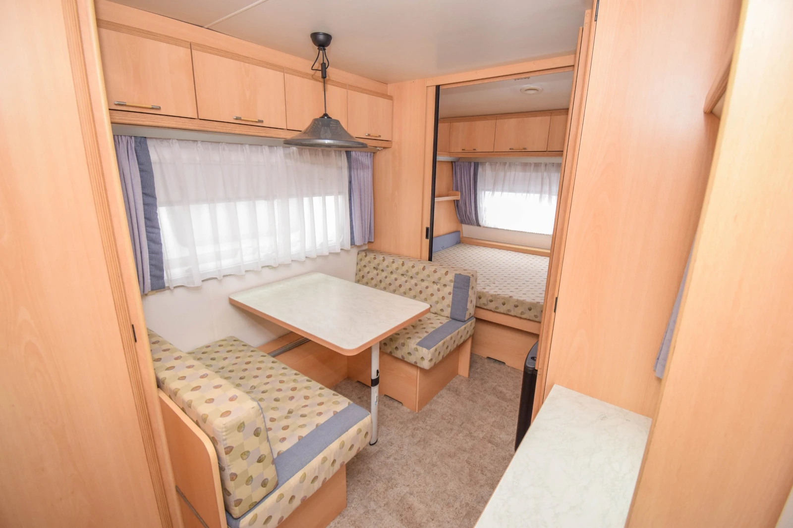 Каравана Burstner Fun Sportiv 400 TS+ ФОРСЕЛТ, снимка 8 - Каравани и кемпери - 53931294