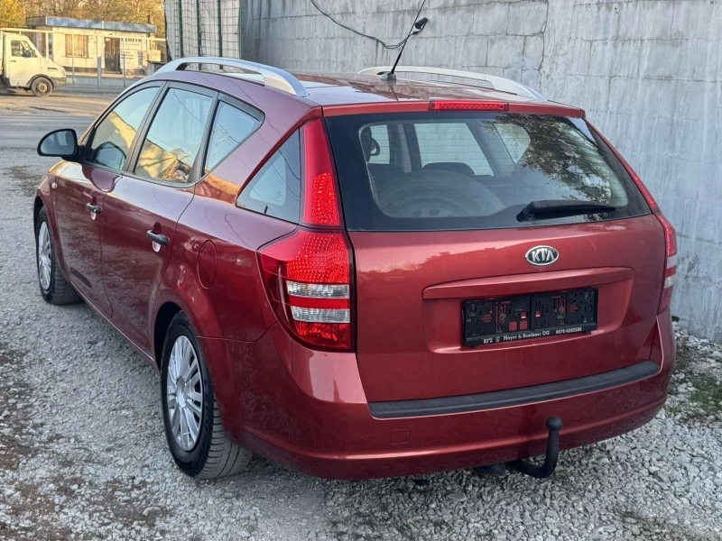 Kia Ceed 1.6 crdi Топ състояние , снимка 4 - Автомобили и джипове - 47948717