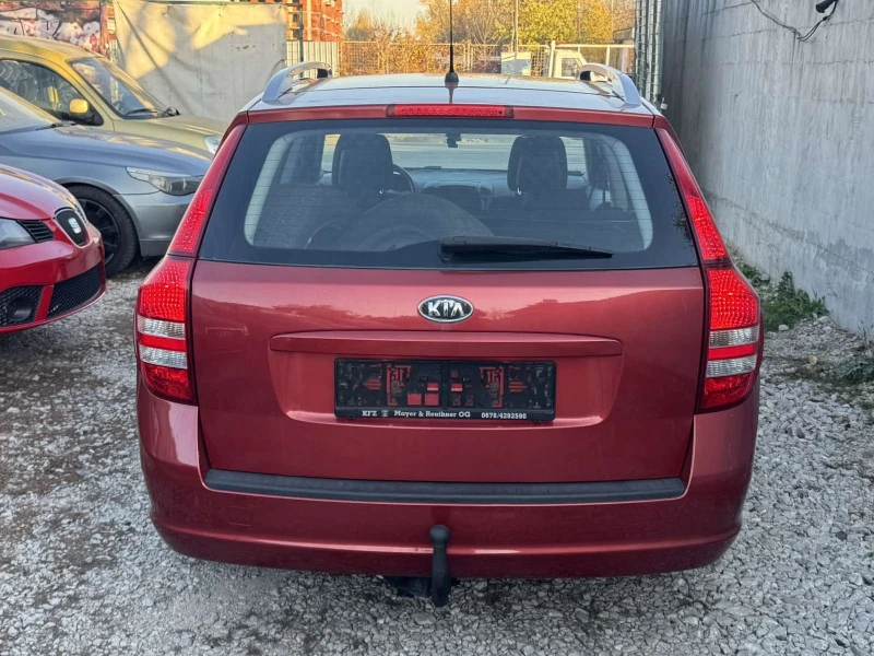 Kia Ceed 1.6 crdi Топ състояние , снимка 6 - Автомобили и джипове - 47948717