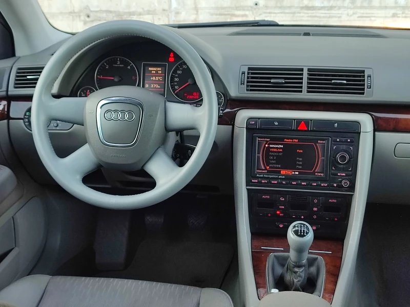 Audi A4 2.0TDI / 140HP / ТОП СЪСТОЯНИЕ , снимка 9 - Автомобили и джипове - 48827054