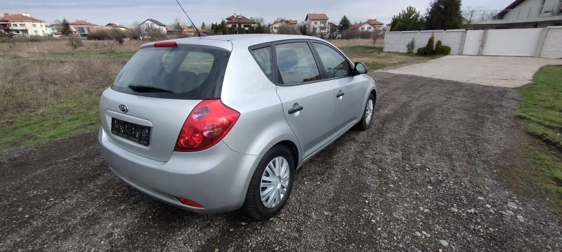 Kia Ceed 1.4i ГАЗ фабрична, снимка 4 - Автомобили и джипове - 49568505