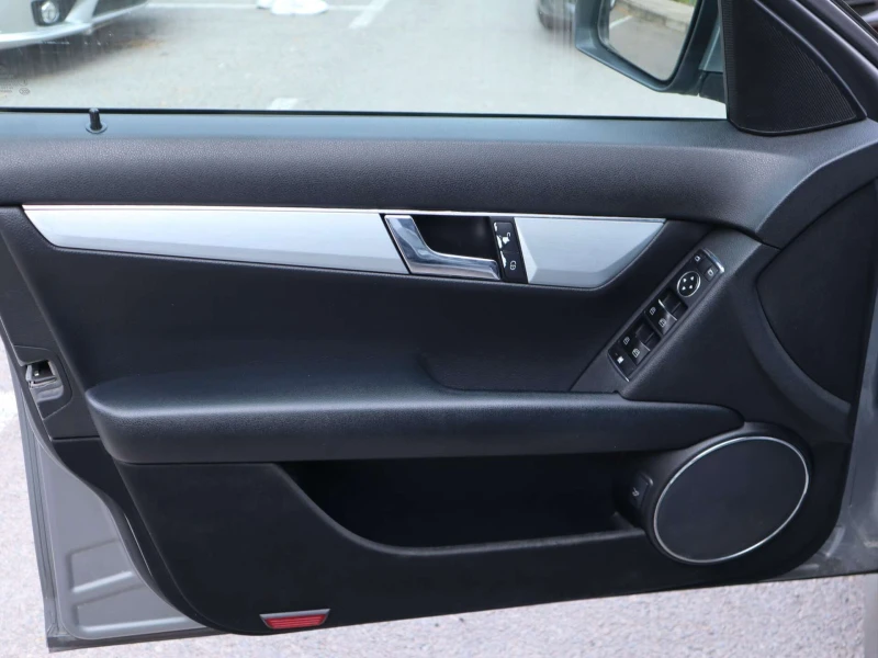 Mercedes-Benz C 220 CDI/AMG Line/Autopilot/Navi/Automat/Avantgarde, снимка 8 - Автомобили и джипове - 50992435