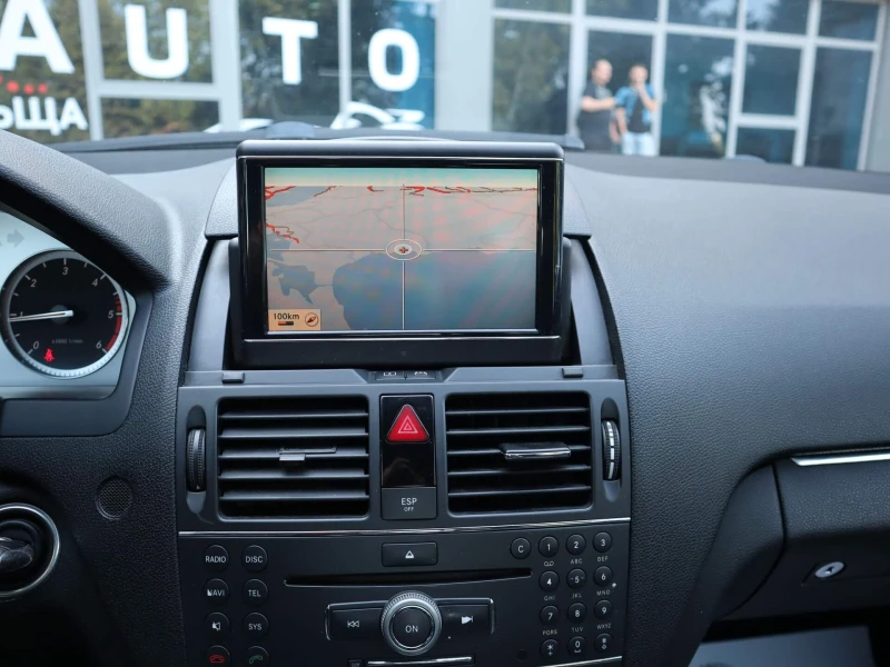 Mercedes-Benz C 220 CDI/AMG Line/Autopilot/Navi/Automat/Avantgarde, снимка 12 - Автомобили и джипове - 50992435