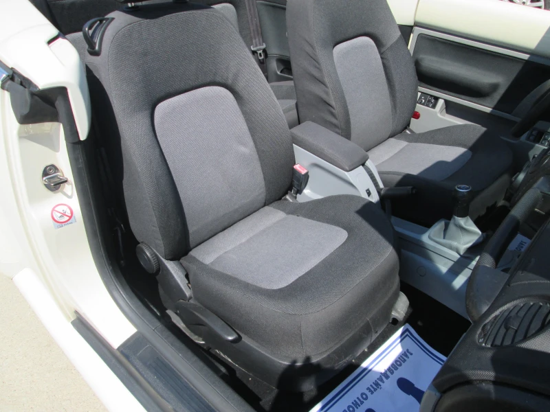 VW New beetle 1.6I-Клима-НОВА, снимка 16 - Автомобили и джипове - 51442387
