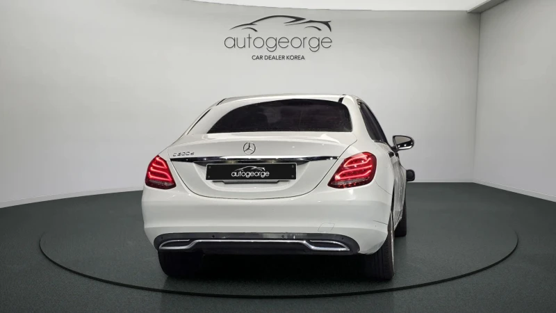 Mercedes-Benz C 200, снимка 4 - Автомобили и джипове - 52548823