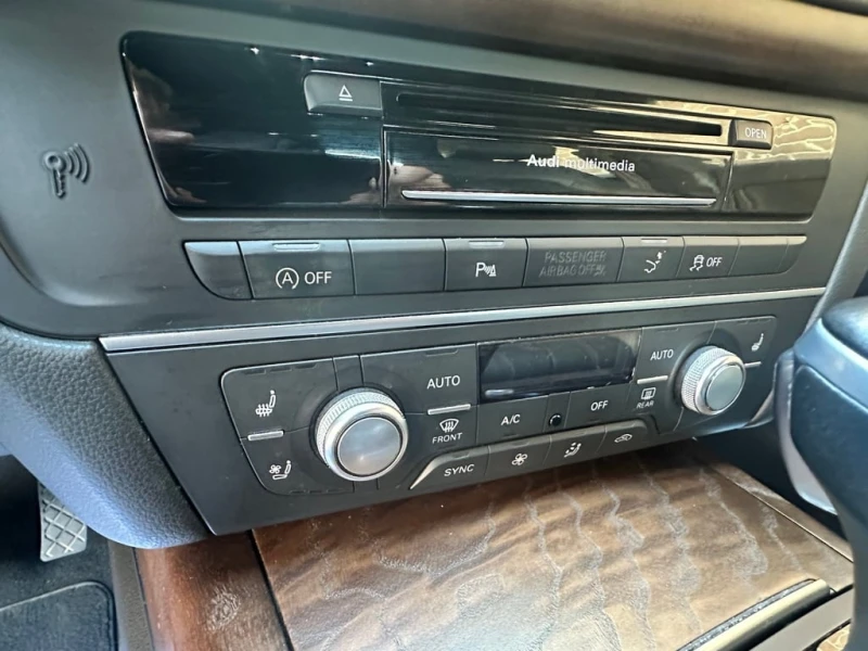 Audi A7 * 3.0T ~ Progressiv ~ AWD ~ CERTIFIED * CARFAX * Ц, снимка 10 - Автомобили и джипове - 53044362