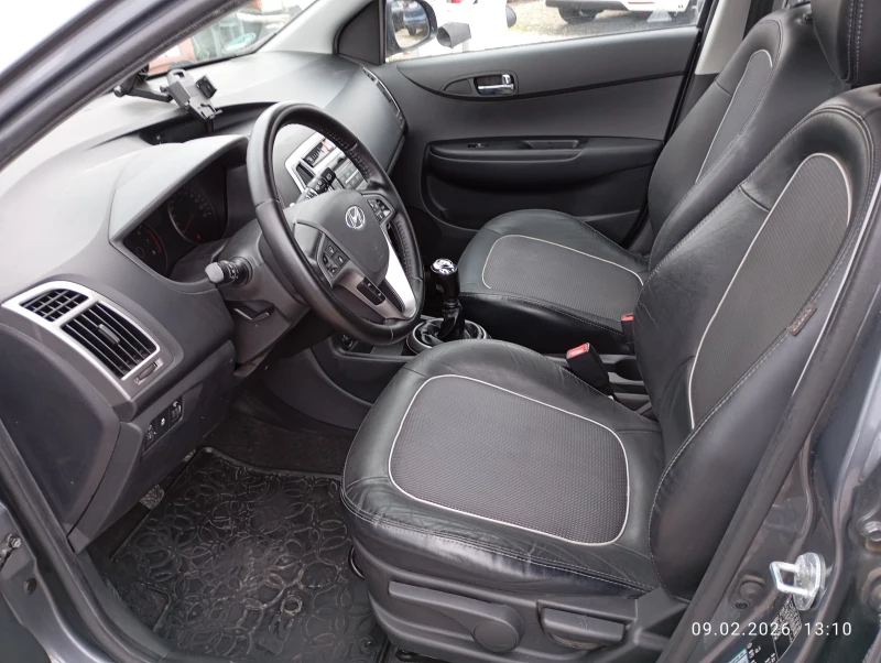 Hyundai I20 1.4i LUX, снимка 9 - Автомобили и джипове - 53415069