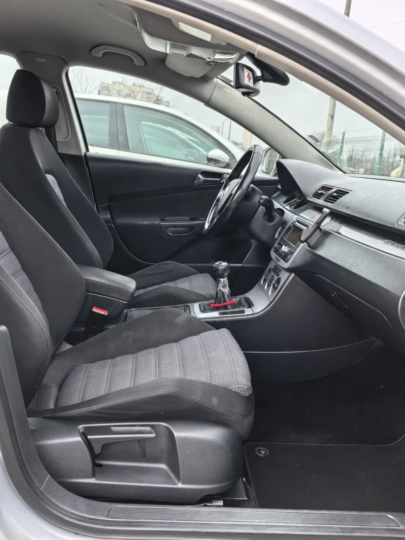 VW Passat 1.9 TDI, снимка 8 - Автомобили и джипове - 53512689
