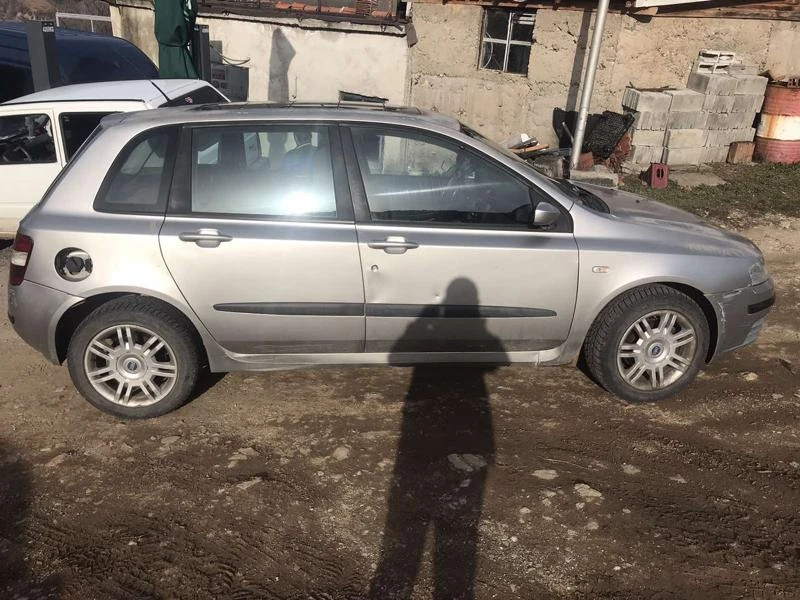 Fiat Stilo 1,9, снимка 2 - Автомобили и джипове - 47935666