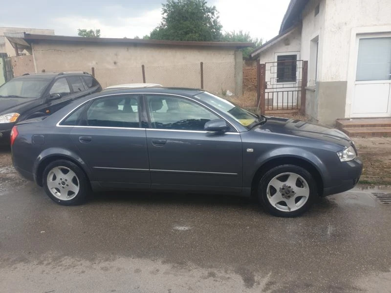 Audi A4 2.5 180kc, снимка 2 - Автомобили и джипове - 47616097