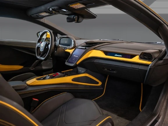 Lamborghini Revuelto = Carbon Ceramic Brakes =  | Mobile.bg   13