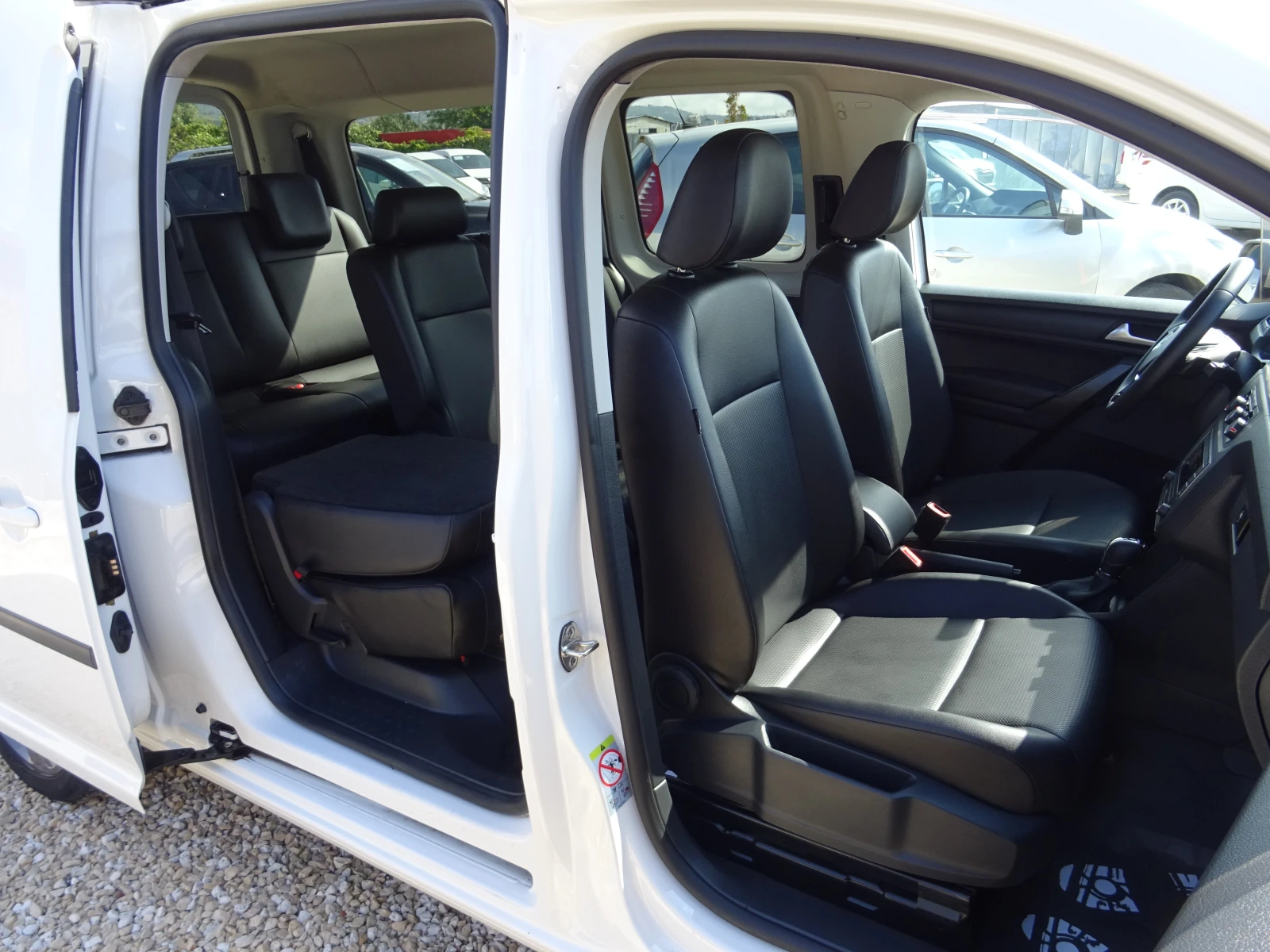 VW Caddy Maxi 2.0 TDI 102kc DSG 5. Highline 7  | Mobile.bg   15