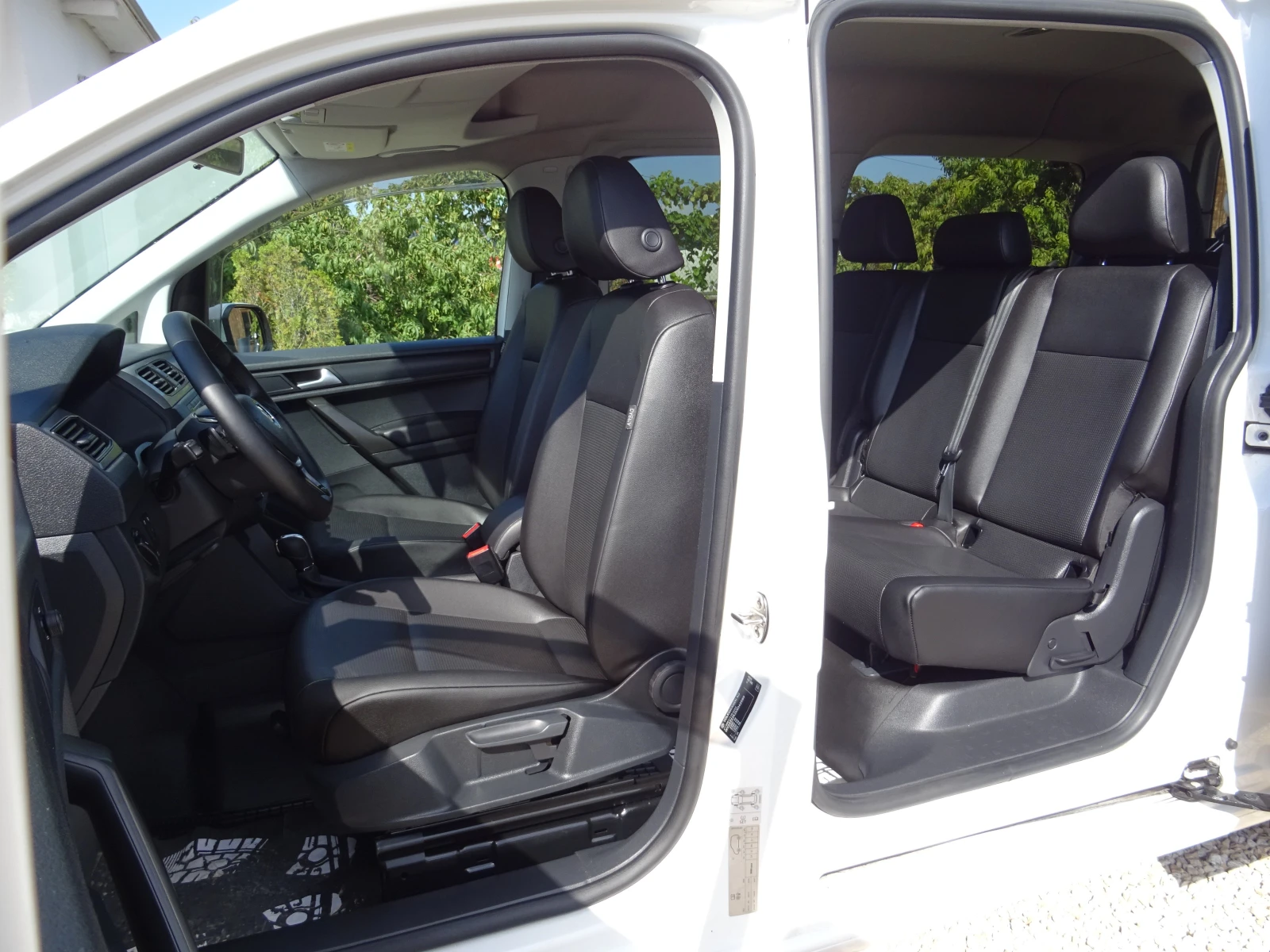 VW Caddy Maxi 2.0 TDI 102kc DSG 5. Highline 7  | Mobile.bg   11