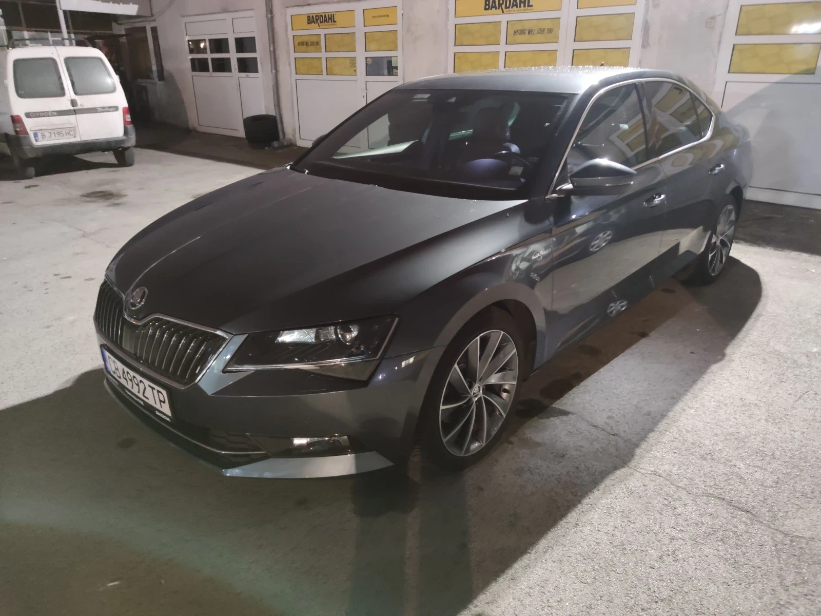 Skoda Superb Laurin & Klement 2.0TDI 190k.c 4x4 - изображение 5