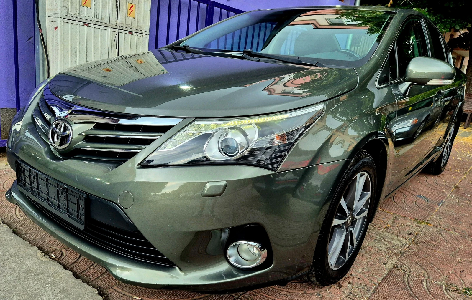 Toyota Avensis 2.0d4d-FACELIFT-EXCLUSIVE-нави-6скорости-japan - изображение 3