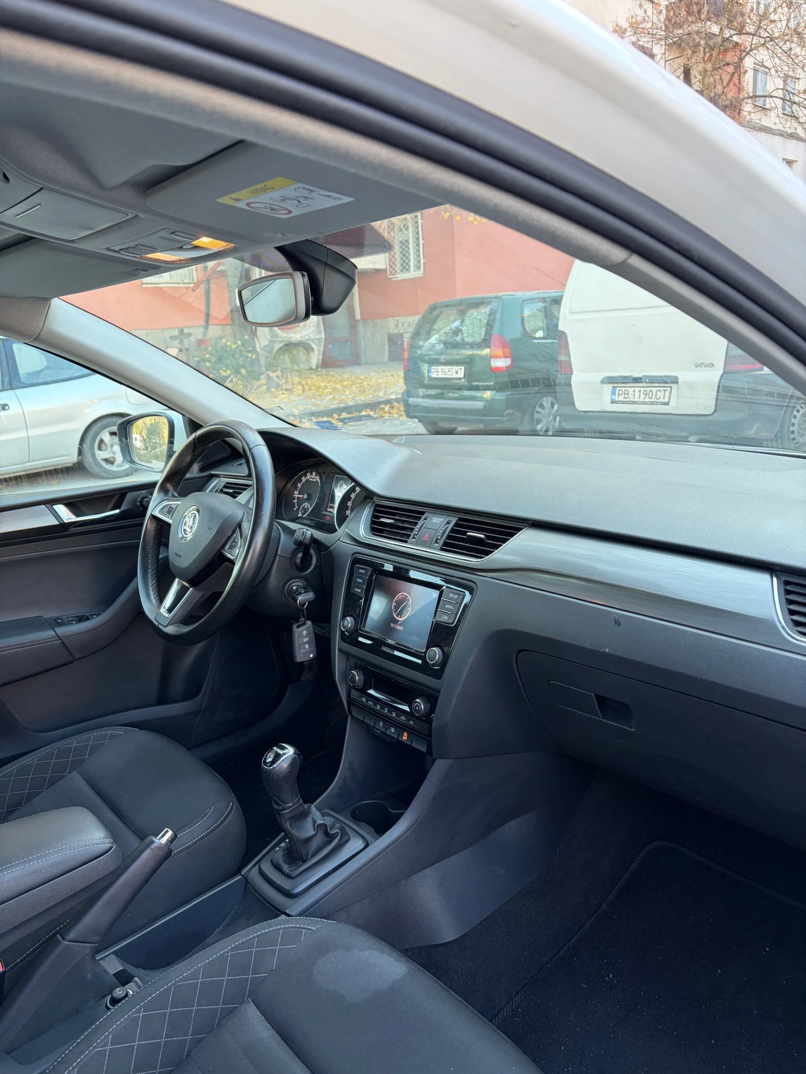 Skoda Rapid 1.4 Перфектна !!! - изображение 8