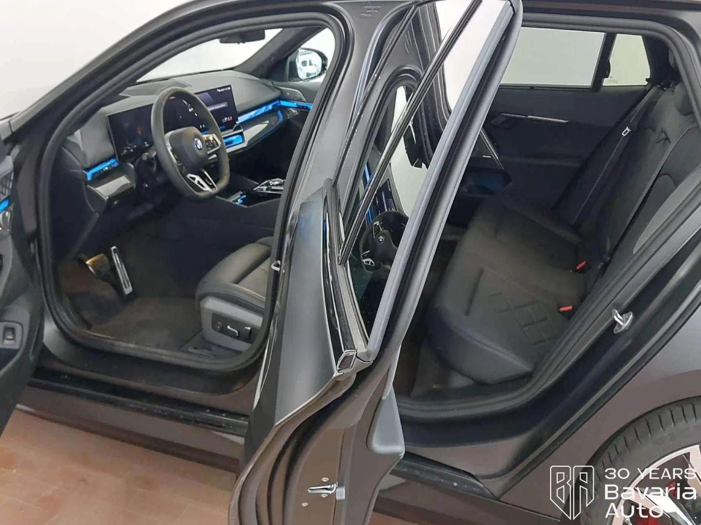 BMW 550 e xDrive Touring M Sport Paket Steptronic, снимка 5 - Автомобили и джипове - 54044557