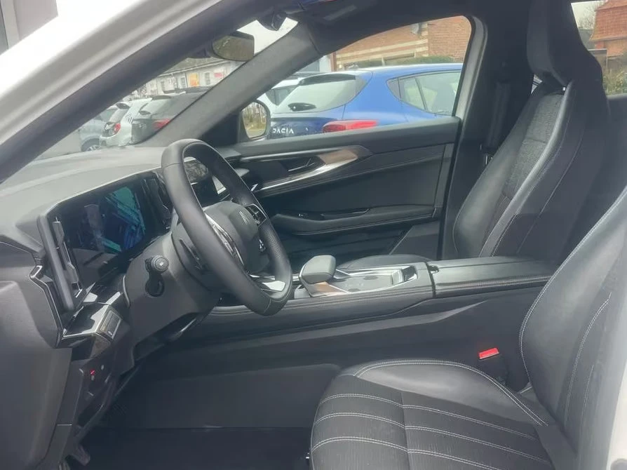 Renault Austral TECHNO/158HP/MHEV/CAM/NAVI/CPLAY/LED/DIGI/140q, снимка 6 - Автомобили и джипове - 54133733