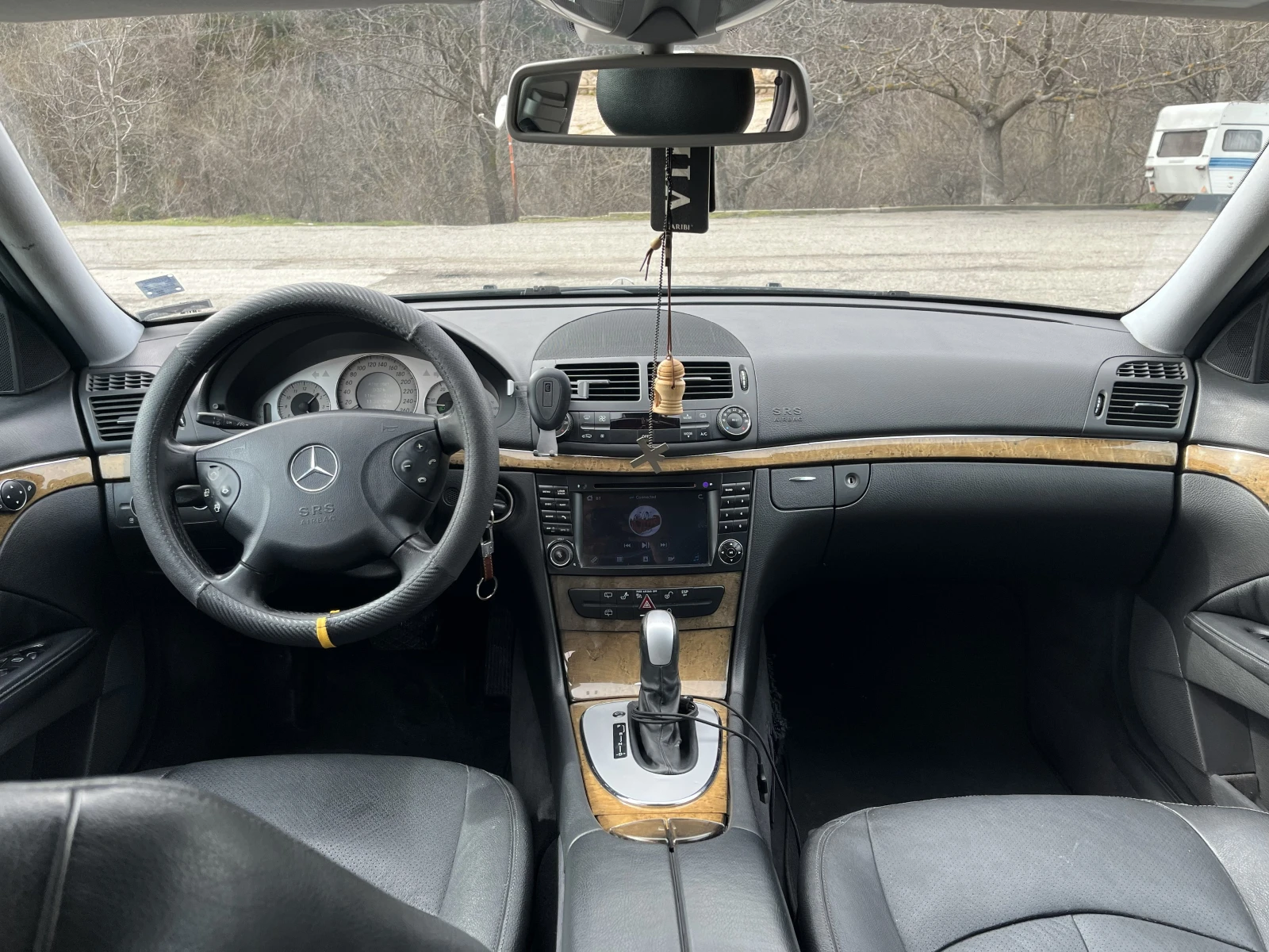 Mercedes-Benz E 280 Avantgarde, снимка 11 - Автомобили и джипове - 54496008