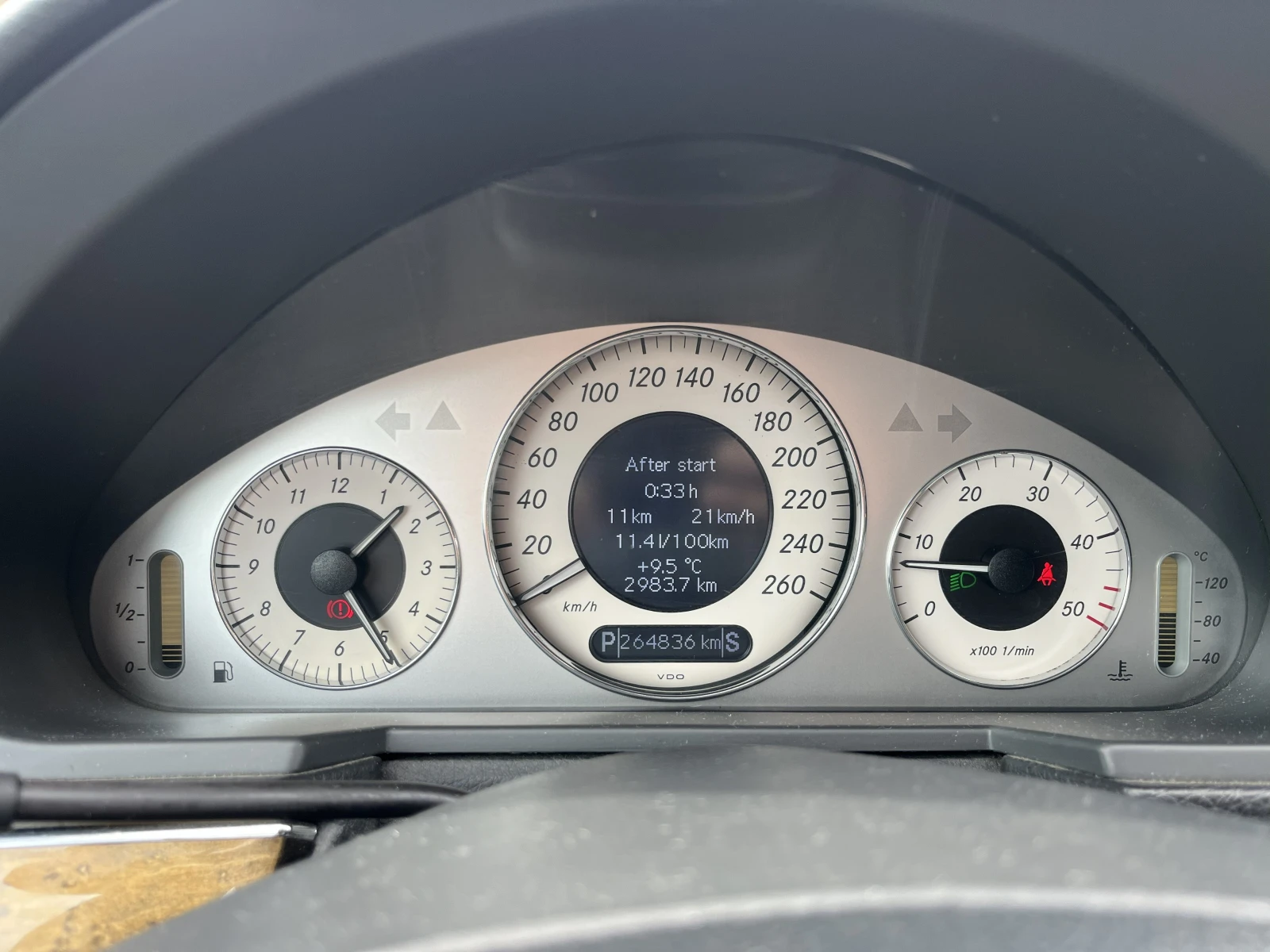 Mercedes-Benz E 280 Avantgarde, снимка 7 - Автомобили и джипове - 54496008