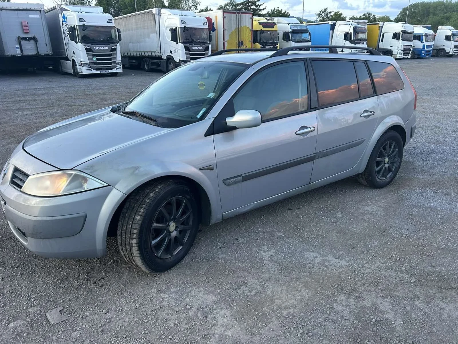 Renault Megane Комби, снимка 4 - Автомобили и джипове - 54667532