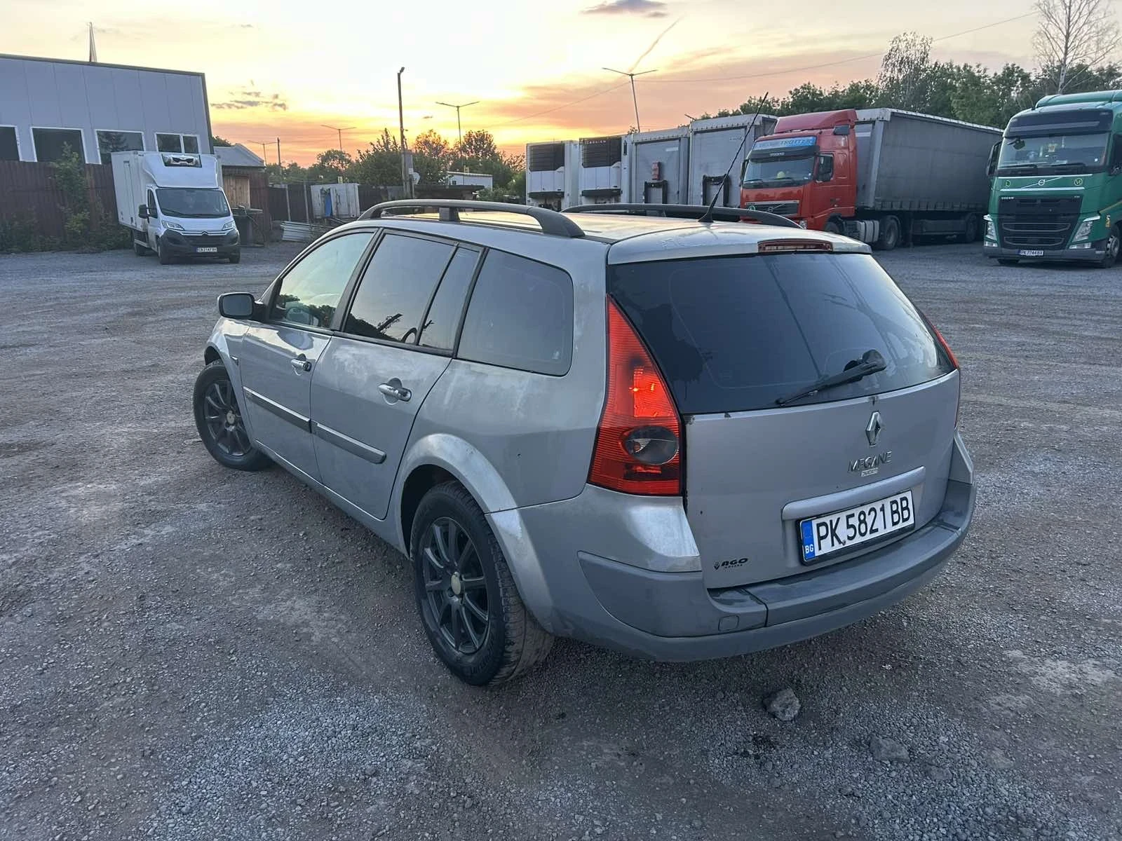 Renault Megane Комби, снимка 3 - Автомобили и джипове - 54667532