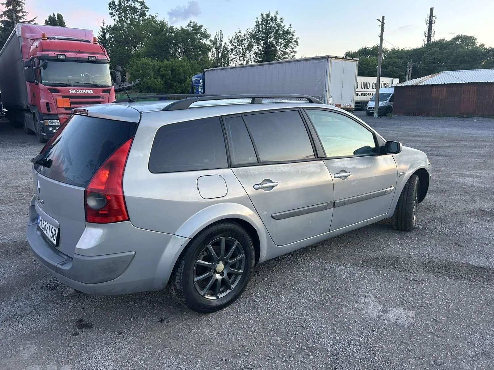 Renault Megane Комби, снимка 5 - Автомобили и джипове - 54667532