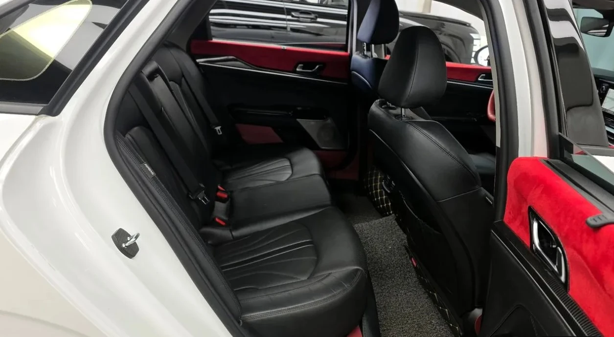 Kia K5 SIGNATURE НИВО | CARBON| ОБДУХ| BOSE| 360| , снимка 11 - Автомобили и джипове - 55081977