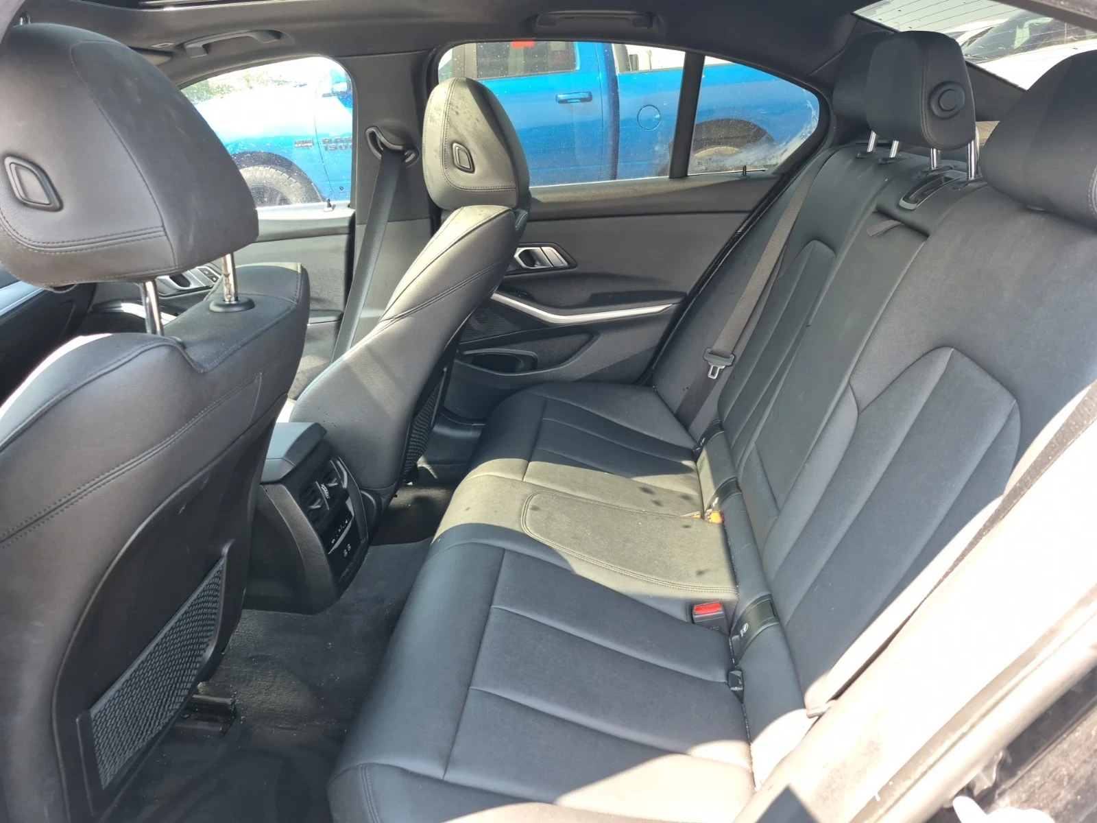 BMW 330 Xi* B48* Distronic* Digital Cockpit, снимка 10 - Автомобили и джипове - 55242041