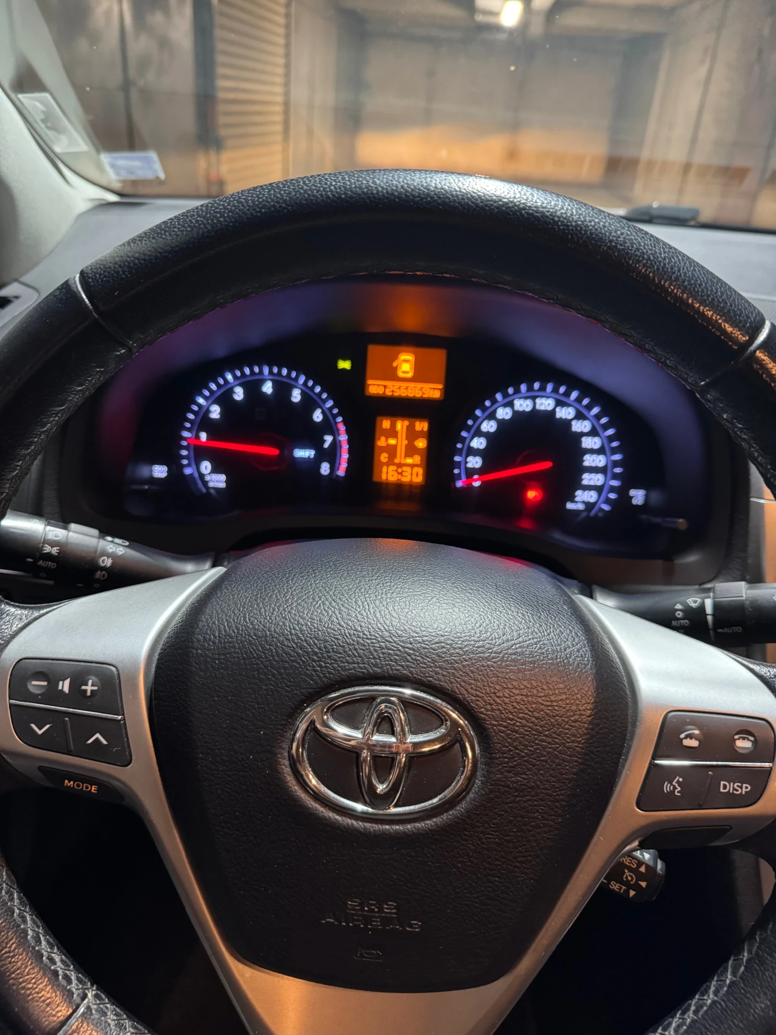 Toyota Avensis T27, снимка 9 - Автомобили и джипове - 55349520