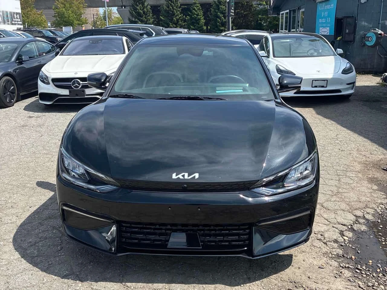 Kia EV6 * Land w/GT Line Pkg AWD * CARFAX * БЕЗ ПЪРВОНАЧАЛ, снимка 6 - Автомобили и джипове - 55422757