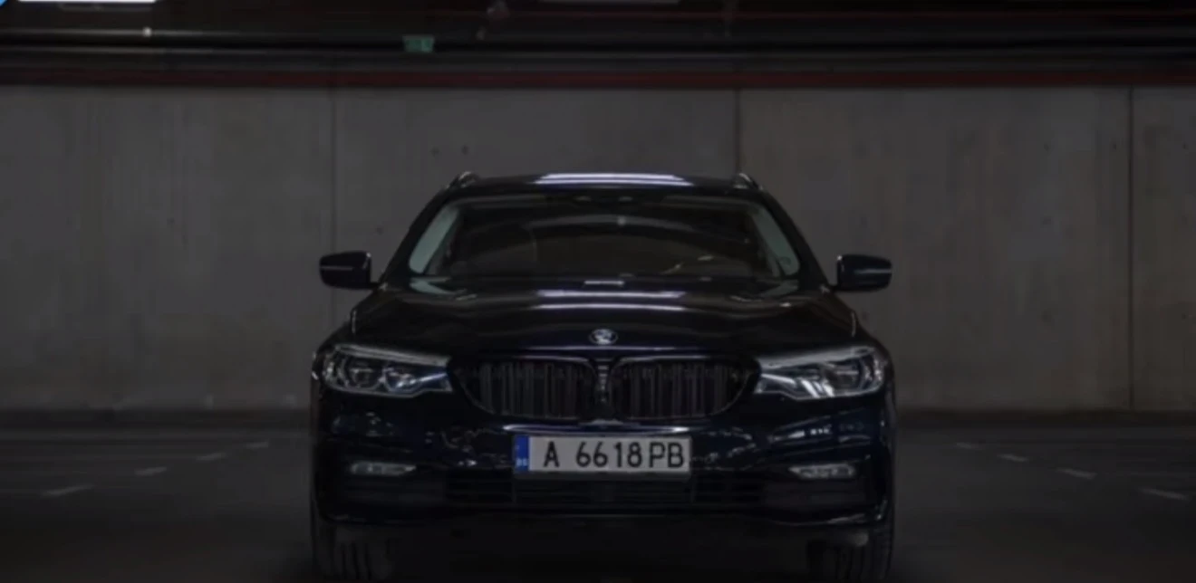 BMW 520 d * Sport Line * HeadUp * xDrive * (НАЛИЧНА В БГ ), снимка 2 - Автомобили и джипове - 55426214