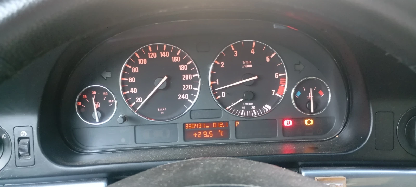 BMW 520, снимка 13 - Автомобили и джипове - 55931940