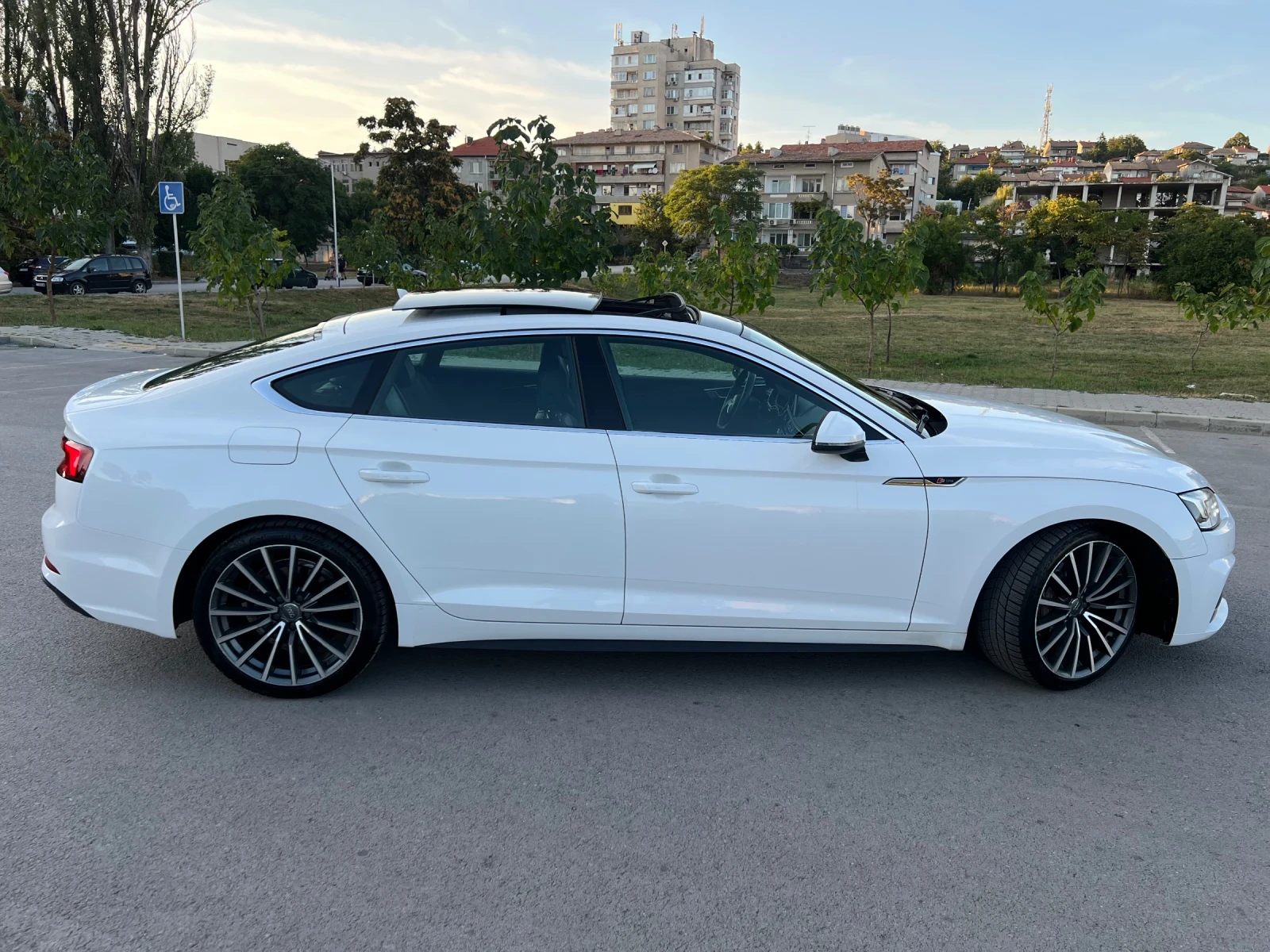 Audi A5 40TDI/FULL S-LINE/PANORAMA/VIRTUAL/QUATTRO/LED, снимка 8 - Автомобили и джипове - 56114183