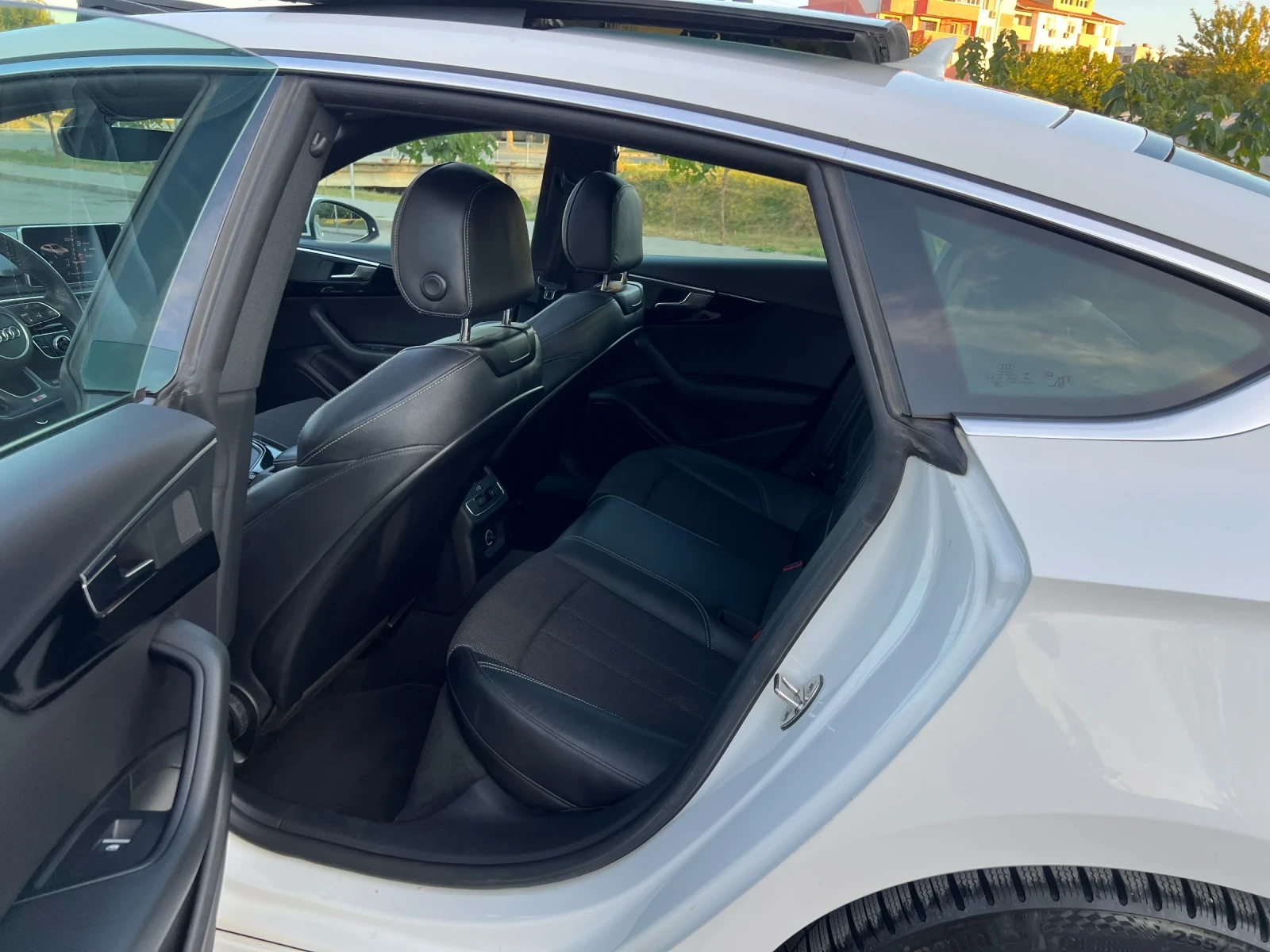 Audi A5 40TDI/FULL S-LINE/PANORAMA/VIRTUAL/QUATTRO/LED, снимка 12 - Автомобили и джипове - 56114183