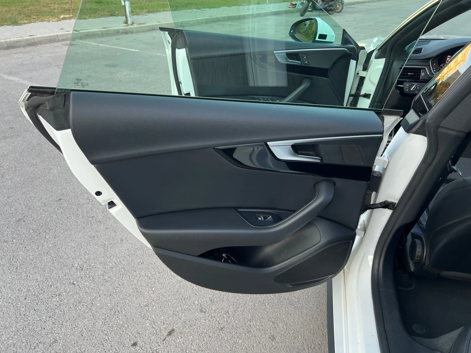 Audi A5 40TDI/FULL S-LINE/PANORAMA/VIRTUAL/QUATTRO/LED, снимка 11 - Автомобили и джипове - 56114183