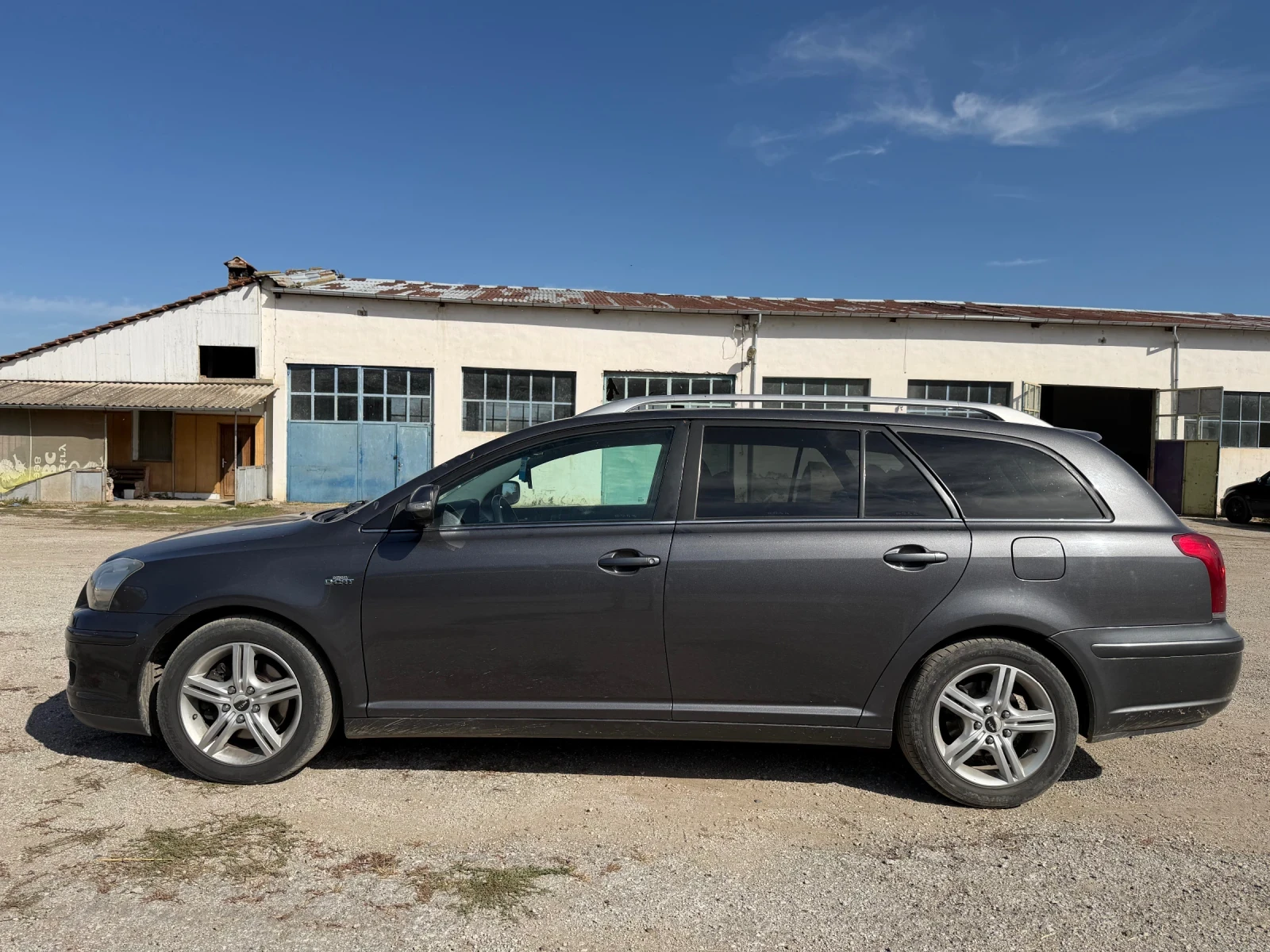 Toyota Avensis, снимка 2 - Автомобили и джипове - 56372362