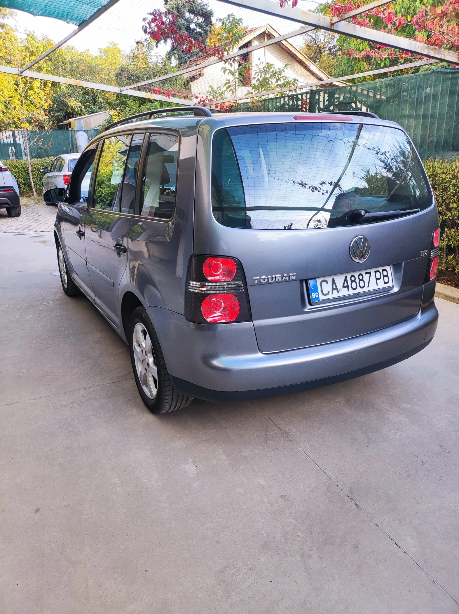 VW Touran 1, 9 TDI, снимка 4 - Автомобили и джипове - 56408013