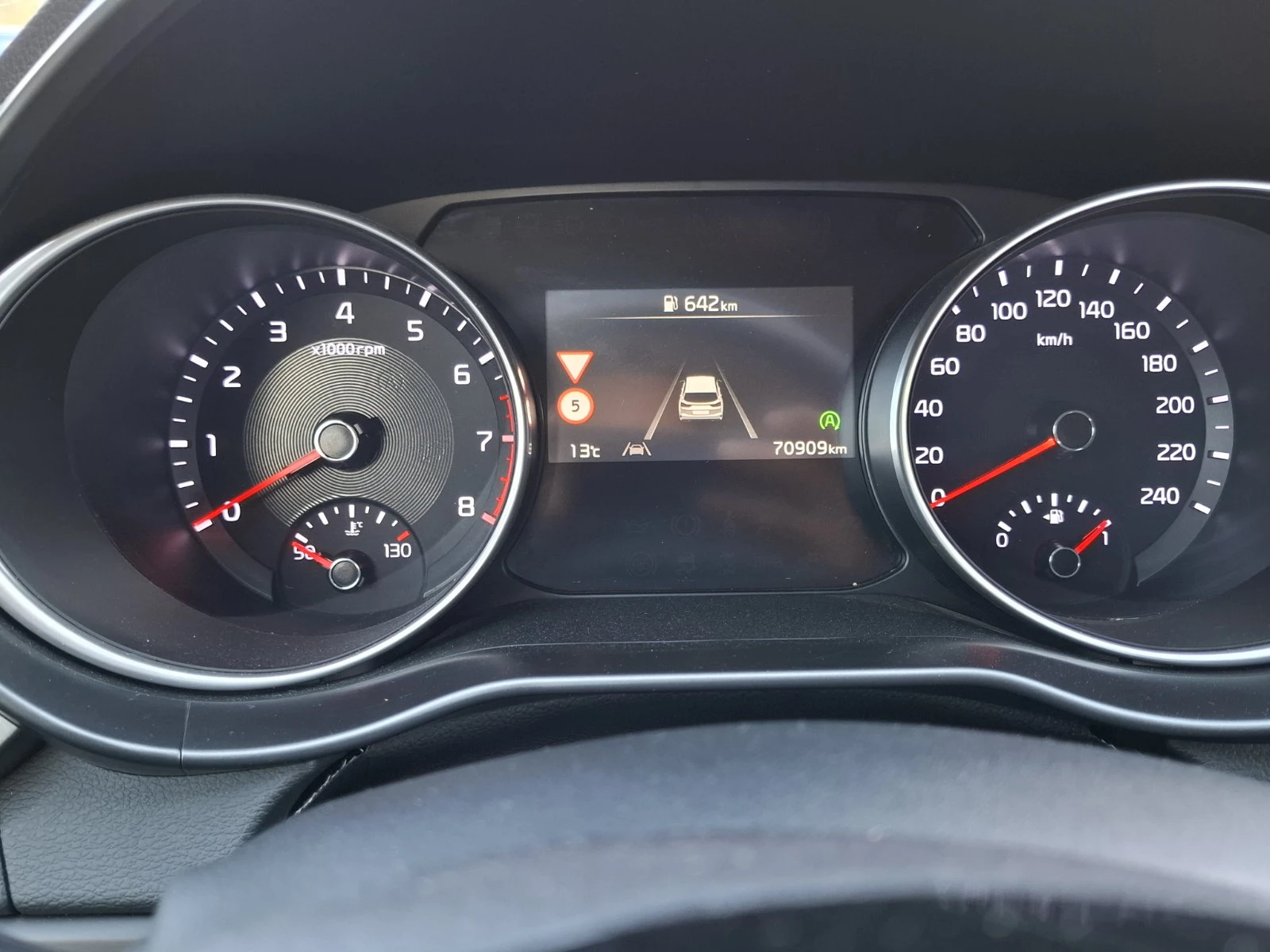 Kia Ceed SW 1.5T �������� | Mobile.bg � ����������� 8