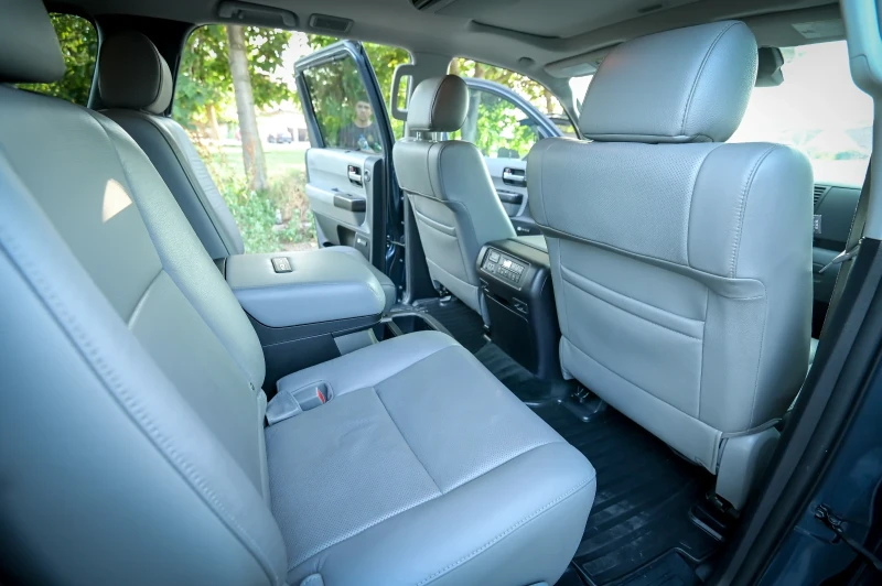 Toyota Sequoia Platinum, снимка 9 - Автомобили и джипове - 52275673