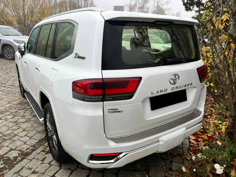 Toyota Land cruiser 300 3.5 V6 , снимка 4 - Автомобили и джипове - 52393409