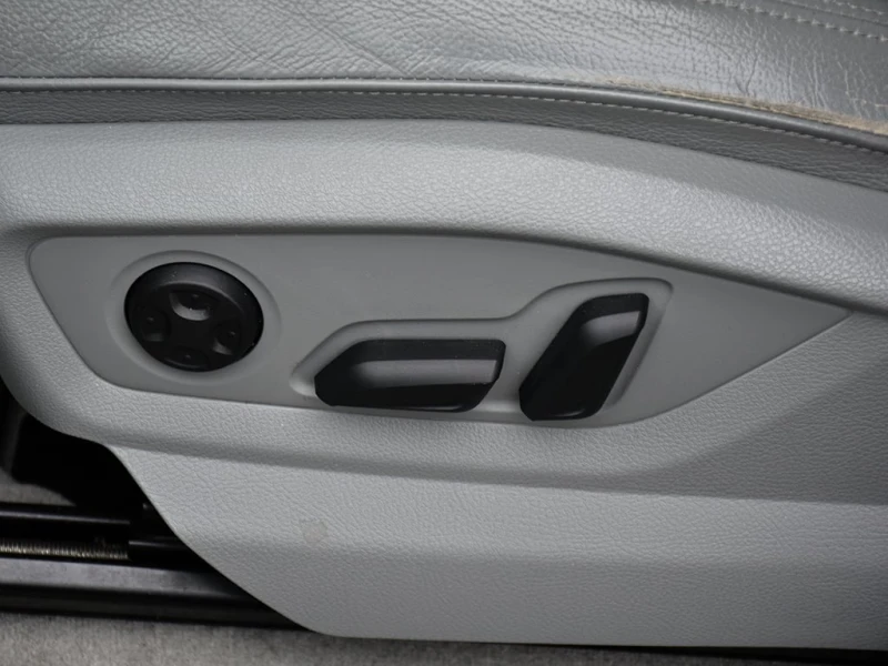 Audi Q7 * Progressiv 55 TFSI quattro * CARFAX * ЦЕНА ДО БГ, снимка 14 - Автомобили и джипове - 53045217