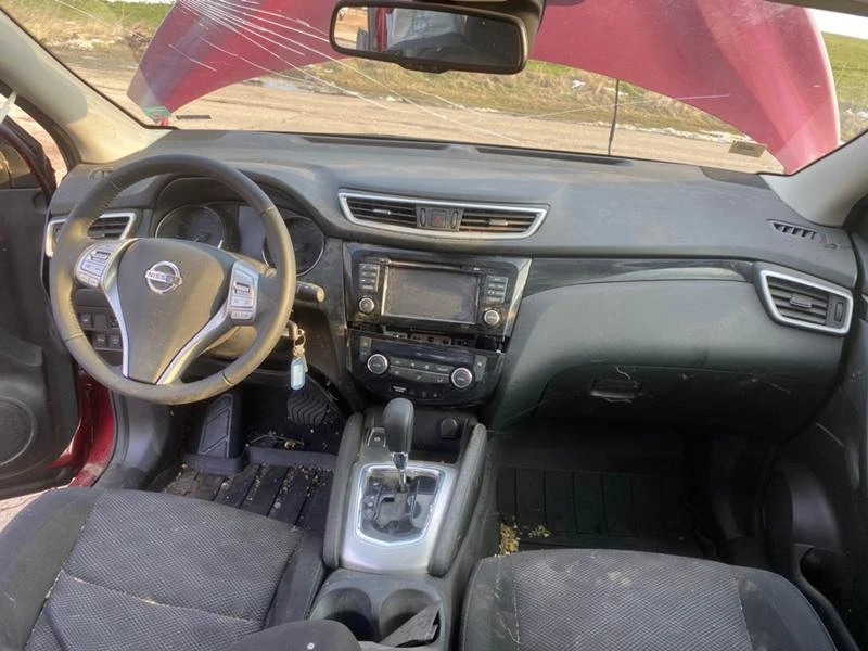 Nissan Qashqai 1.2T, снимка 6 - Автомобили и джипове - 35995010