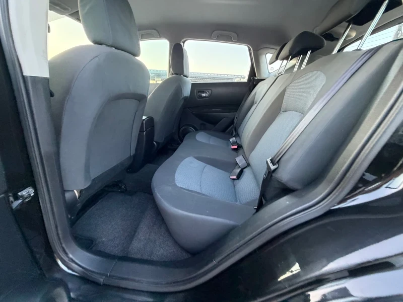 Nissan Qashqai 1.5DCI НОВ ВНОС, ОБСЛУЖЕНА РЕГИСТРИРАНА , снимка 12 - Автомобили и джипове - 56163746