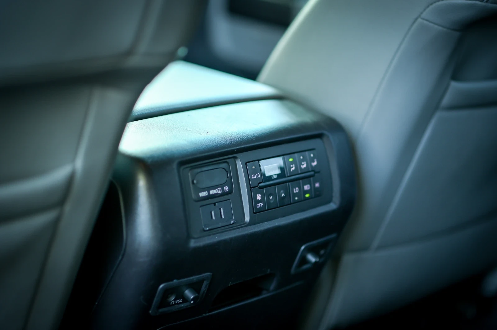 Toyota Sequoia Platinum | Mobile.bg � ����������� 12