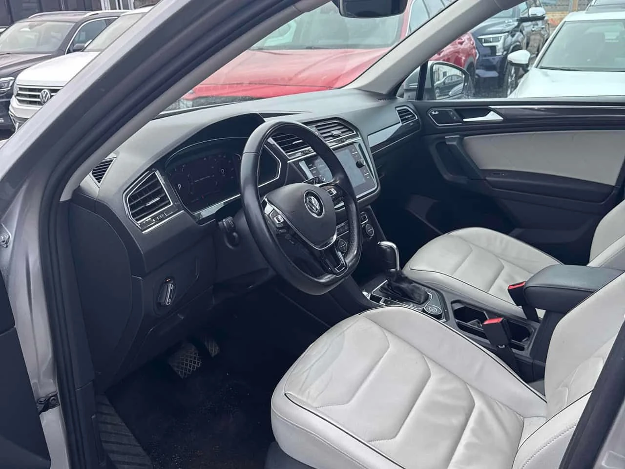 VW Tiguan * Highline * ПАНОРАМА * ОТ ПРЕДСТАВИТЕЛСТВО, снимка 7 - Автомобили и джипове - 54268832