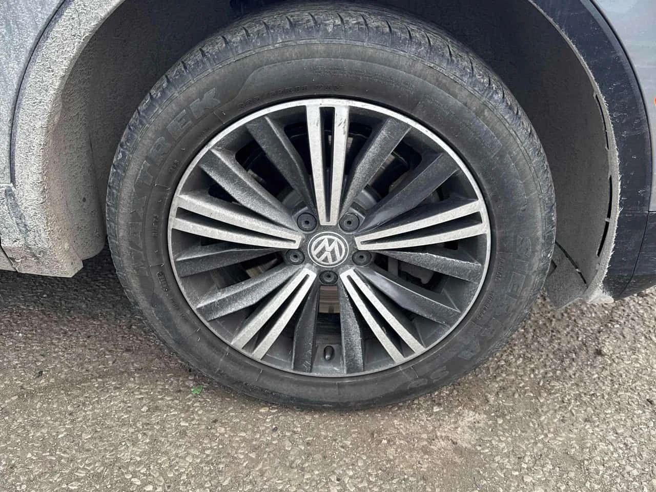 VW Tiguan * Highline * ПАНОРАМА * ОТ ПРЕДСТАВИТЕЛСТВО, снимка 6 - Автомобили и джипове - 54268832