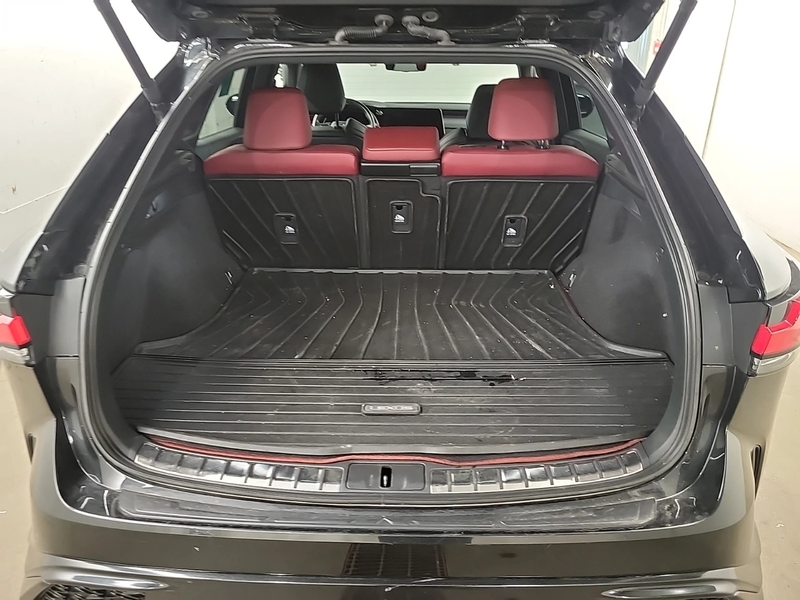 Lexus RX 500h * * CARFAX * * АВТО КРЕДИТ * * , снимка 14 - Автомобили и джипове - 54964076