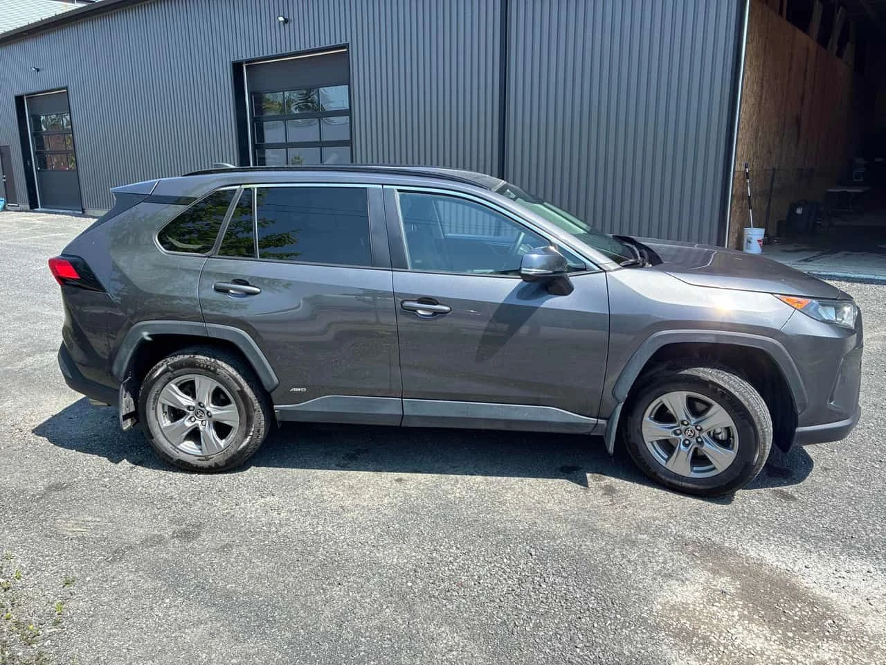 Toyota Rav4 * Hybrid LE * CARFAX * БЕЗ ПЪРВОНАЧАЛНА ВНОСКА, снимка 3 - Автомобили и джипове - 55180119