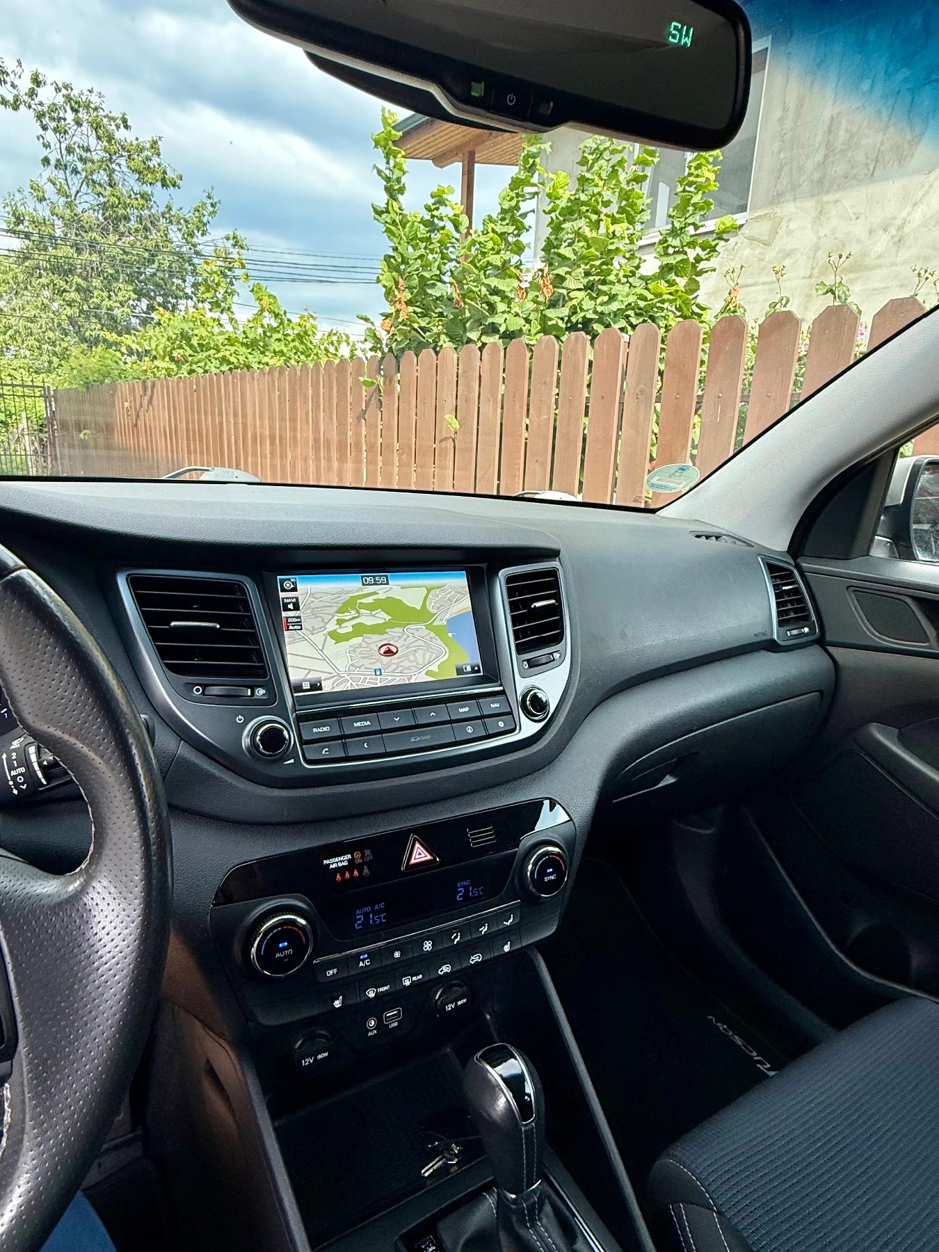 Hyundai Tucson 1.6 gdi lpg, снимка 8 - Автомобили и джипове - 55417131